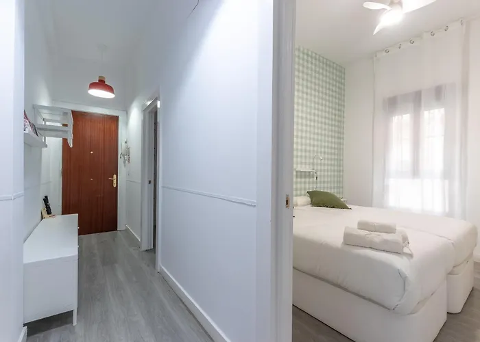 Confortable Con Parking En Διαμέρισμα *